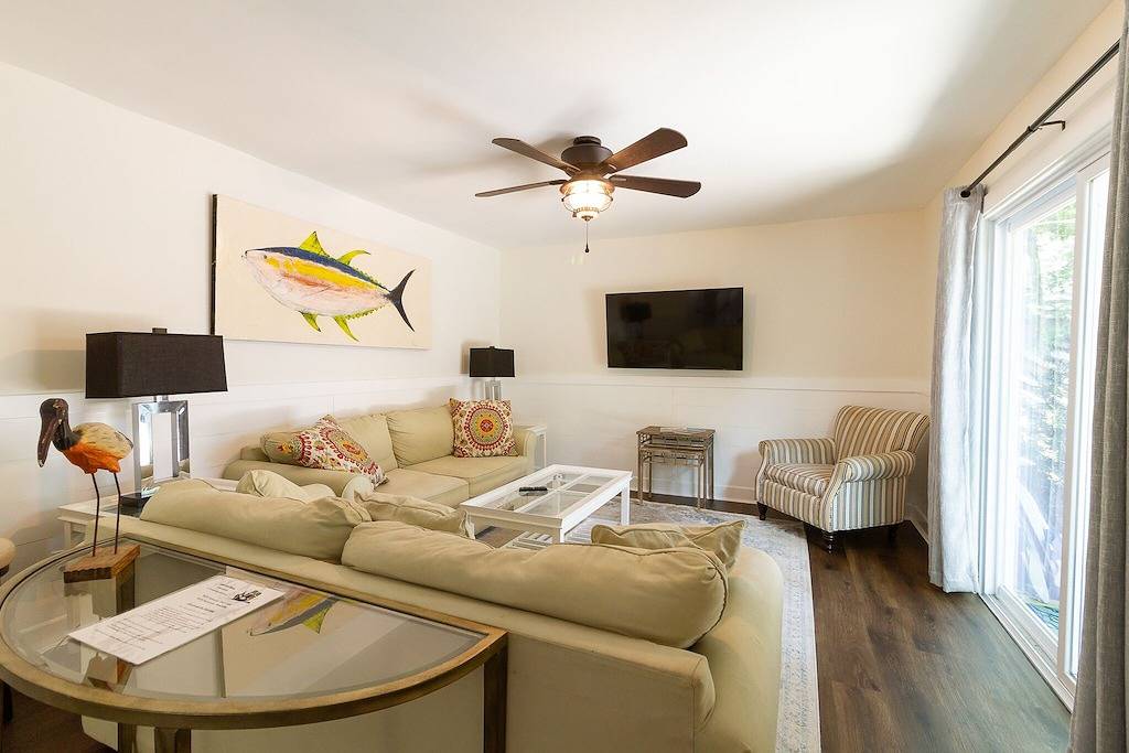 New 2 Bedroom Beach Cottage! One block to Beach! By Crabdaddy's and Crab Trap! in St. Simons Island, Glynn County