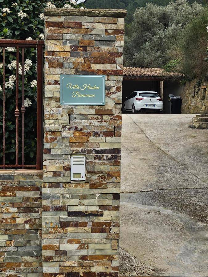 Location de vacances pour 12 personnes, avec vue ainsi que jardin et piscine à Ceyreste - 3