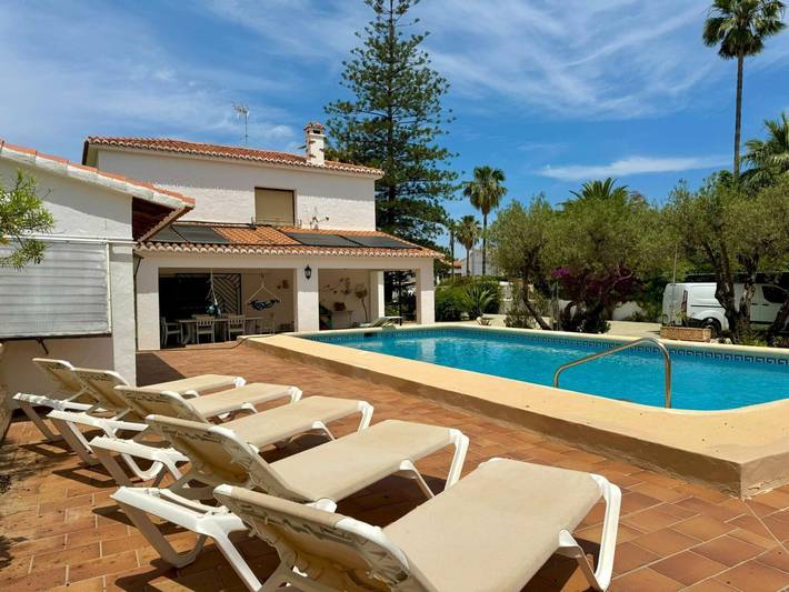 Villa voor 8 personen, met terras in Las Marinas