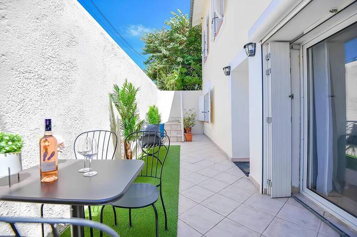 Villa for 4 people, with terrace in Marseille