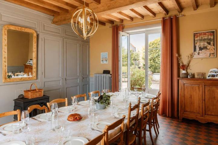 Location de vacances pour 14 personnes, avec jardin et vue ainsi que sauna et piscine à Ouches - 3