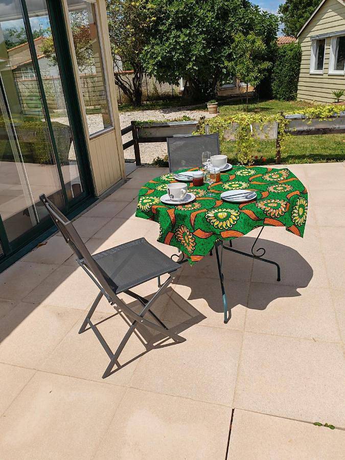 Chambre d’hôte pour 2 personnes, avec Terrasse ainsi que Jardin et Piscine à Breuil-la-Réorte