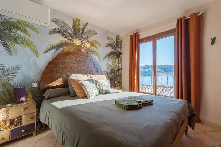 Chambre d’hôte pour 4 personnes, avec vue sur le lac dans les Gorges du Verdon