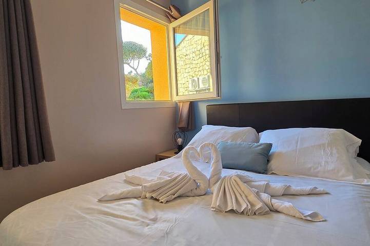 Gîte pour 4 personnes, avec piscine et balcon à Serra-di-Ferro - 4