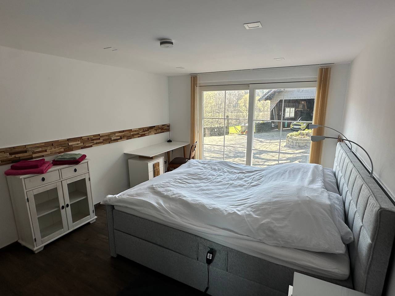 Ganze Wohnung, Ferienwohnung 'Josef' mit Bergblick, privater Terrasse und Wi-Fi in Lindlar, Oberbergischer Kreis