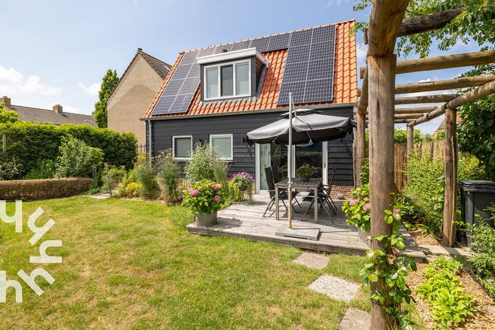 Ferienhaus für 4 Personen, mit Terrasse und Garten
