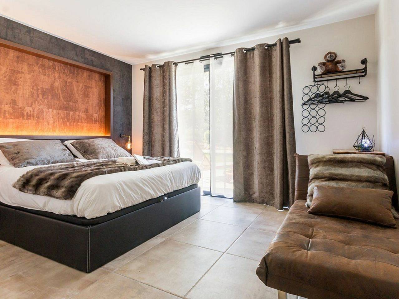 Villa Contemporaine avec Spa, Sauna, Piscine et Île Privative près de Nantes in Ligné, Vallée de la Loire