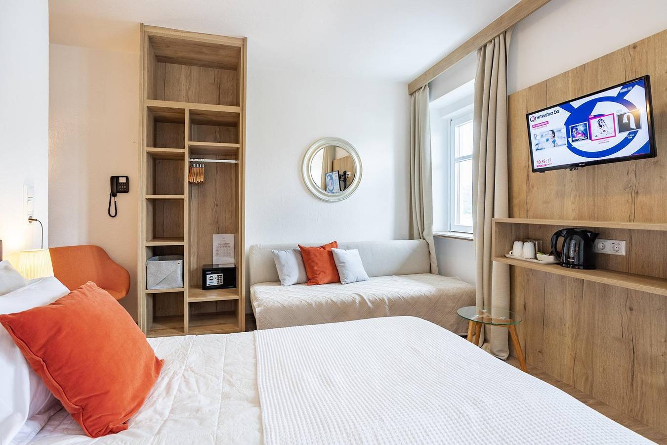 Dreibettzimmer mit Dusche, Wc in Zell am See (Stad), Zell am See