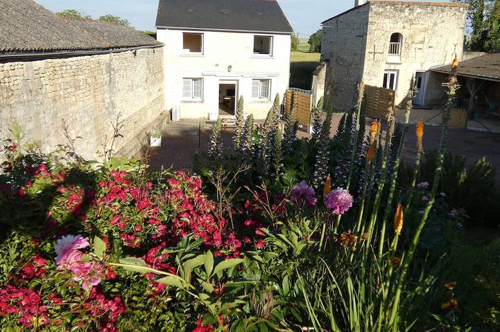 Location de vacances pour 6 personnes, avec jardin et terrasse, animaux acceptés dans Saint-Léger-de-Montbrillais