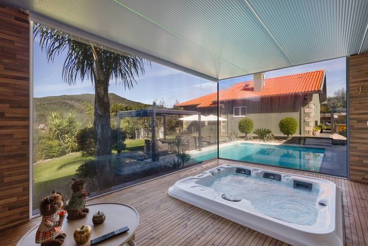 Ferienhaus 'Casa Do Trigal' mit Bergblick, WLAN und Klimaanlage in Bárrio e Cepões, Viana do Castelo Distrikt