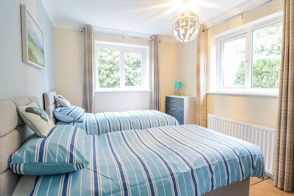 Entire apartment, Tanglewood, family friendly, character holiday cottage in Rhos-On-Sea in Rhos on Sea, Conwy region