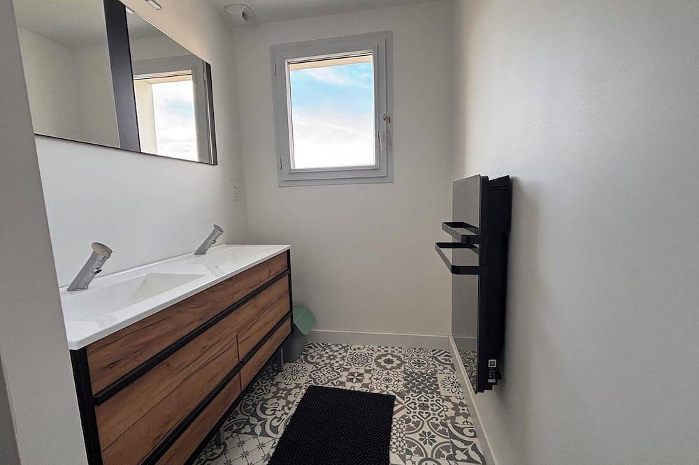 Entire apartment, T4 Neuf / Climatisé / Terrasse - Au coeur de St Paul les Dax in Saint-Paul-lès-Dax, Dax region