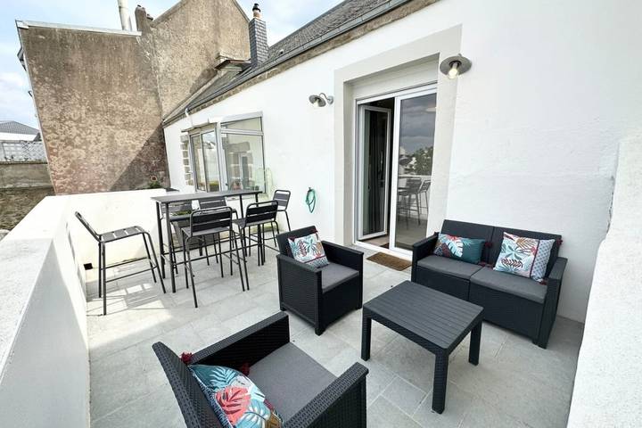 Charmante maison – Terrasse – Vue sur le port in Locmiquélic, Côte des Mégalithes