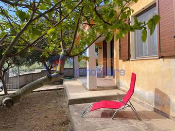 Gîte pour 4 personnes, avec terrasse dans Palmadula