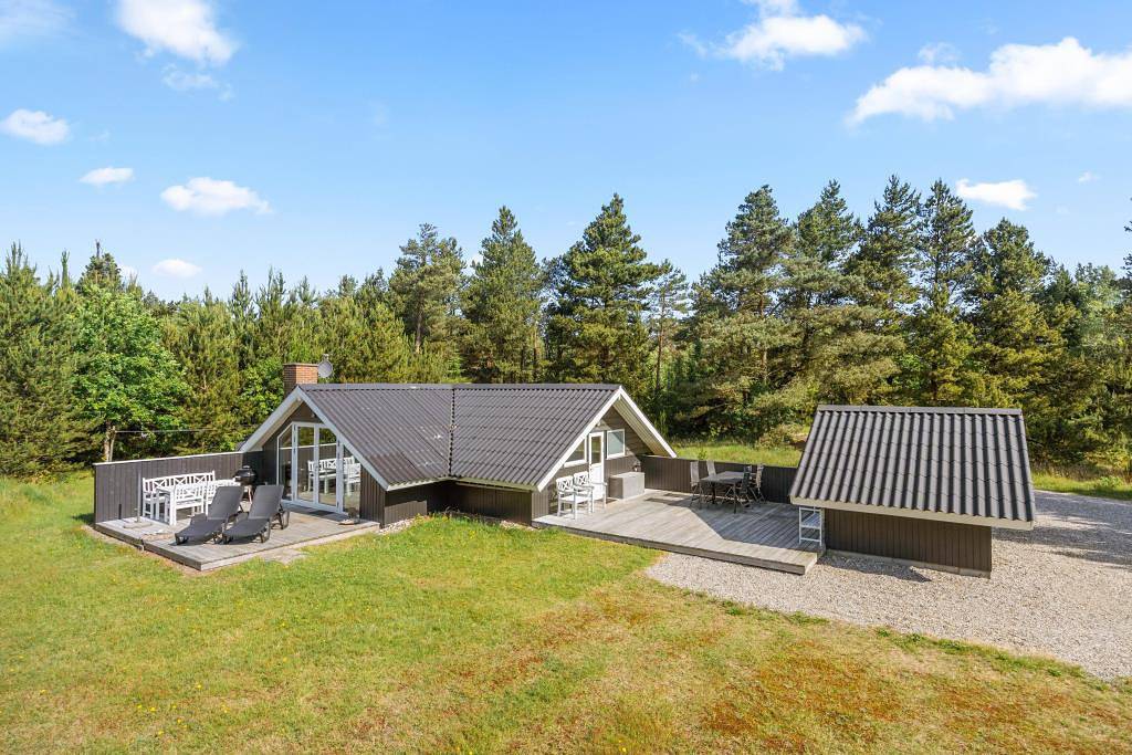 Klassisches Ferienhaus für 5 Personen mit Kamin auf tollem Naturgrundstück in Houstrup, Varde