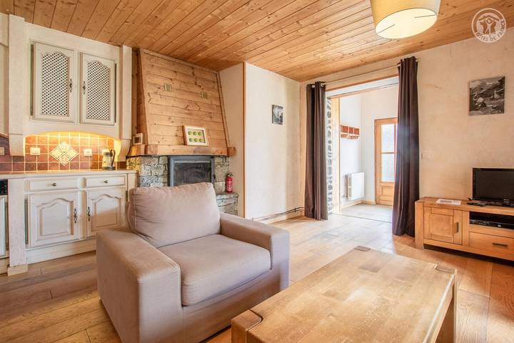 Gîte pour 9 personnes, avec jardin et terrasse, animaux acceptés à Bonneval-sur-Arc - 3