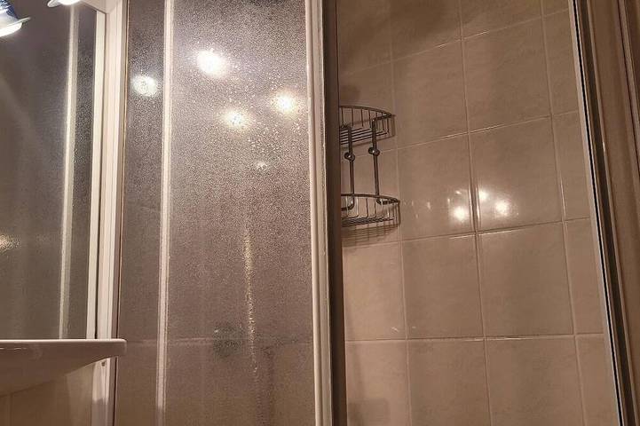 Ganze Wohnung, Gemütliches Doppelzimmer (17qm) mit separater Küche in Eging am See, Ostbayern