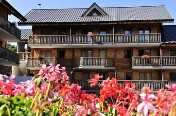 Chalet pour 8 personnes, avec piscine et sauna, animaux acceptés en Savoie