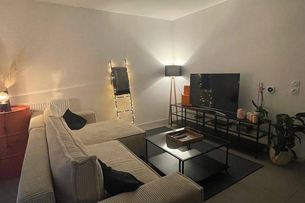 Entire apartment, Appartement Cozy et Lumineux en rez de Chaussée Avec Terrasse et Parking in Mérignac, Bordeaux region