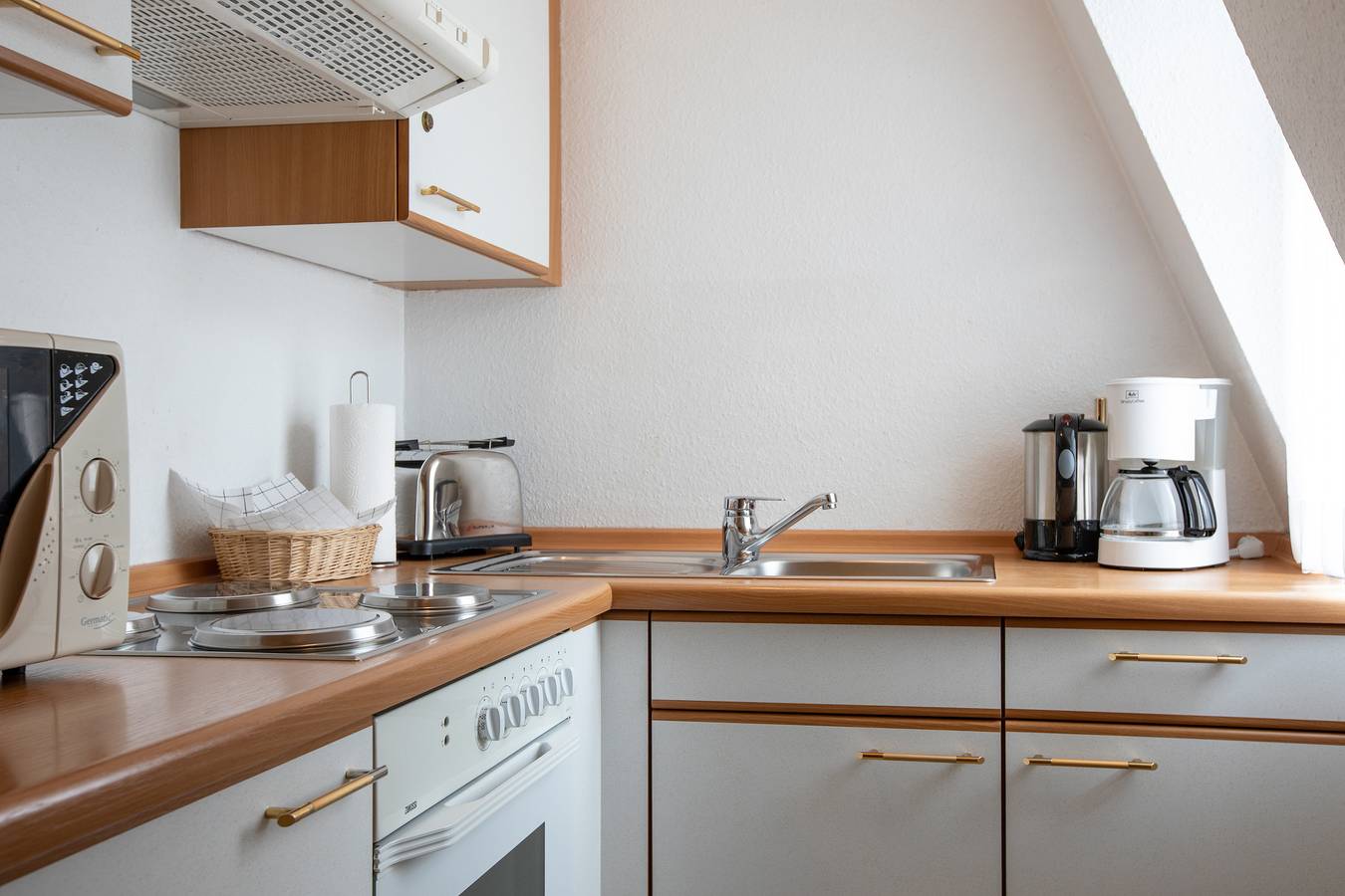 Ganze Ferienwohnung, 2 Raum Apartment kleiner Balkon in Bad Kissingen, Rhön-Bayern