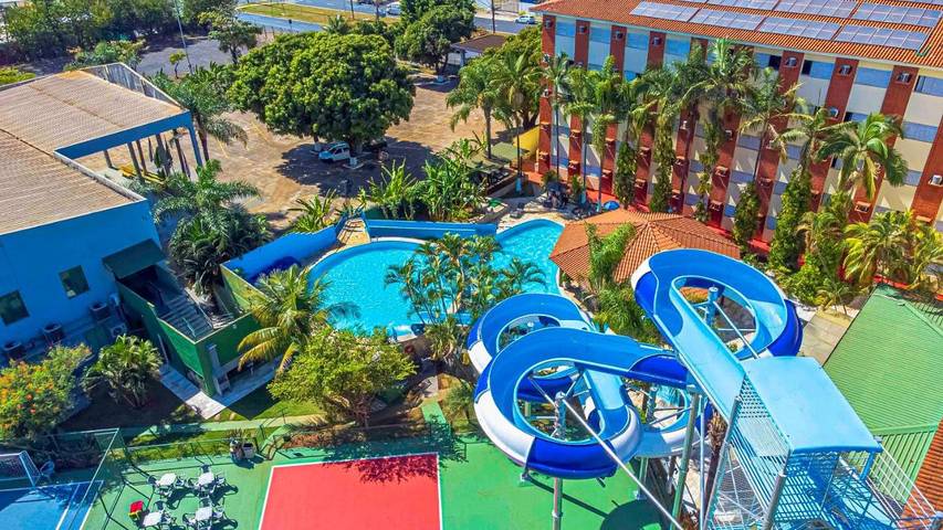 Pousadas para 3 pessoas, com terraço e sauna e ainda piscina and piscina infantil em Ribeirão Preto
