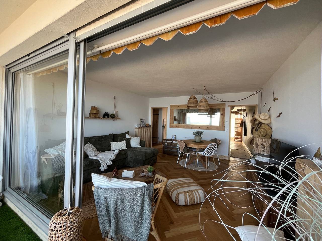 Entire apartment, Arcachon - 2-Bedroom Apartment with Terrace, Sea View and Parking in Arcachon, Arcachon region