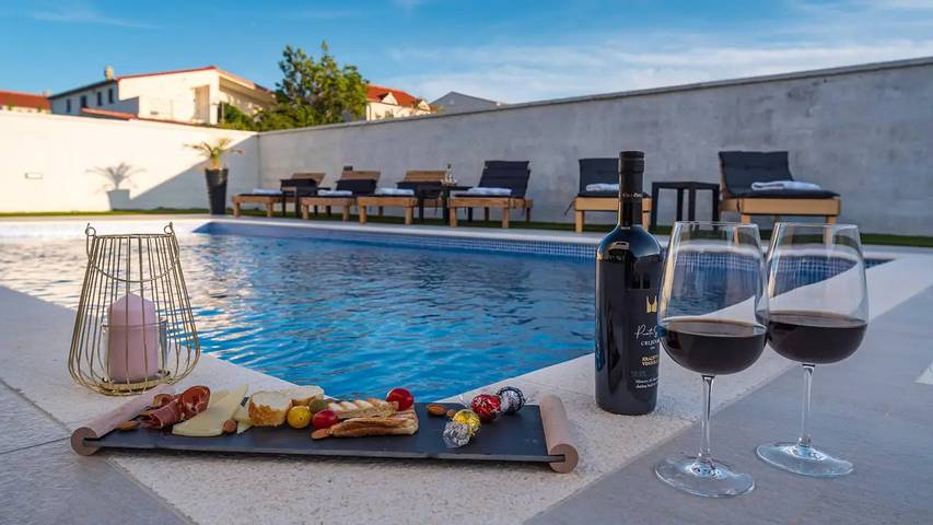 Villa für 7 Personen, mit Pool und Garten sowie Balkon in Razanac - 3