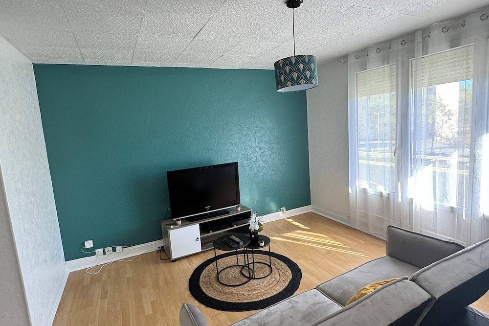 Entire apartment, Newly renovated apartment, small D'offert in Bourges, Bourges region