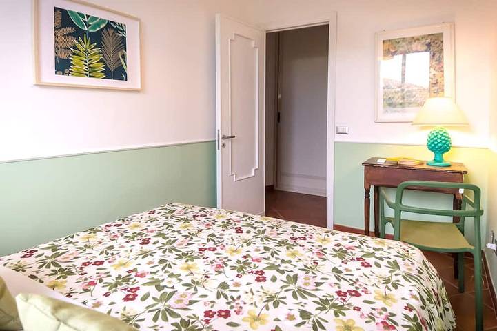 Gîte pour 8 personnes, avec jacuzzi ainsi que jardin et piscine à Aci Castello - 4
