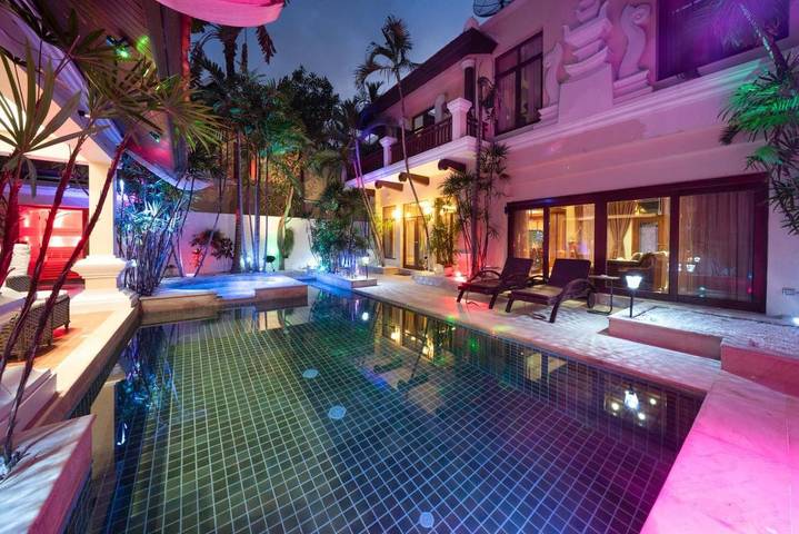 Villa pour 6 personnes, avec sauna et piscine ainsi que jardin et jacuzzi à Pattaya