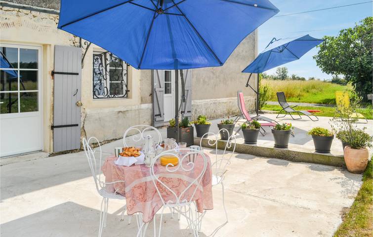 130m² Apt avec Parking, TV, Jouets & Internet près de La Dordogne in Razac-de-Saussignac, Périgord Pourpre