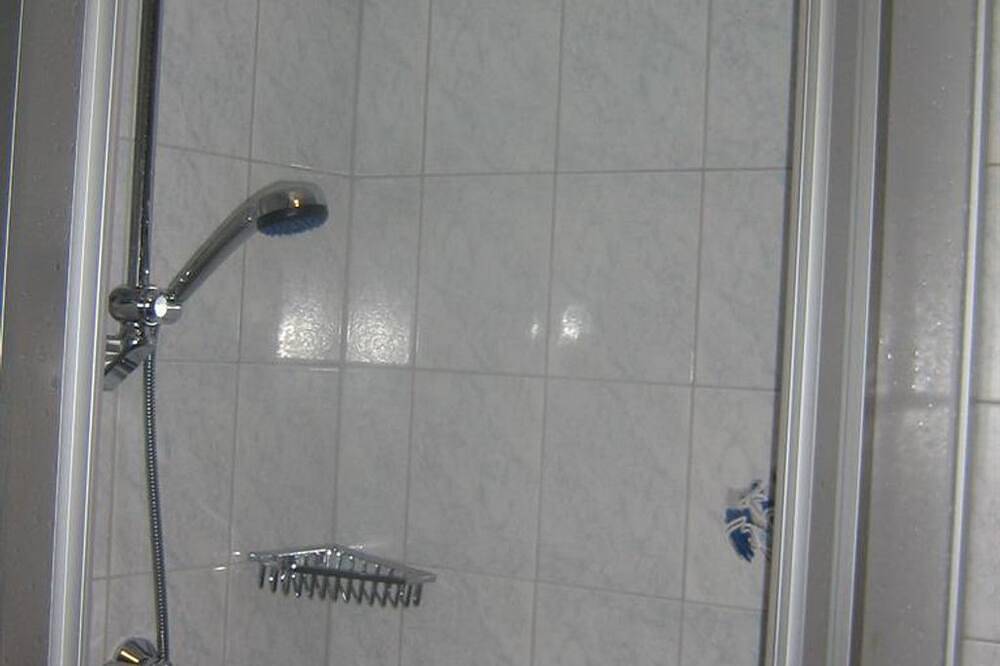 Doppelzimmer mit Dusche, Wc - Reitbauernhof Ferner in Mühlen, Lavanttaler Alpen