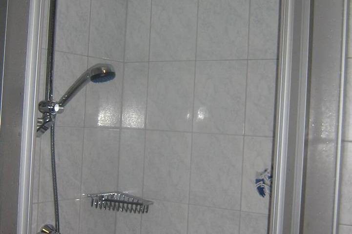 Doppelzimmer mit Dusche, Wc - Reitbauernhof Ferner in Mühlen, Lavanttaler Alpen