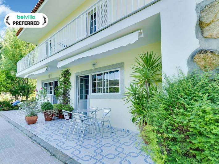 Villa for 2 people, with terrace and pool in Portugal