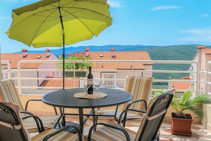 Holiday apartment for 5 people, with balcony - 1