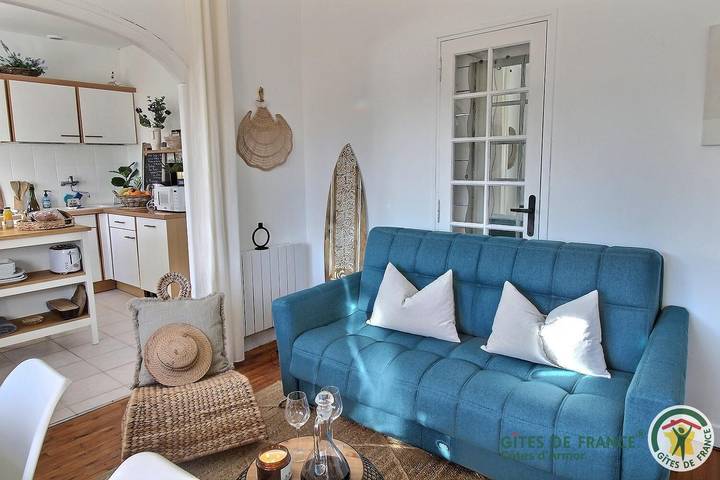Gîte pour 2 personnes, avec Terrasse ainsi que Jardin et Vue à Binic
