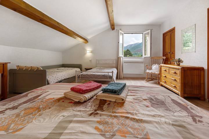 Bed and Breakfast 'Chambre Coeur' con vistas a la montaña y Wi-Fi in Banat, Tarascon-sur-Ariège