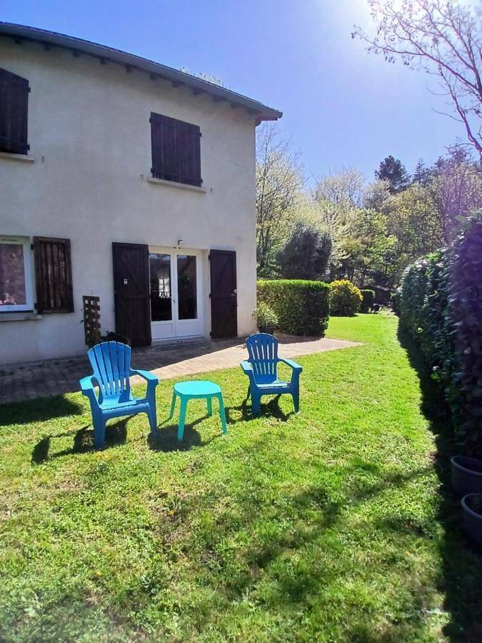 Gîte pour 3 personnes, avec jardin à Génolhac - 2