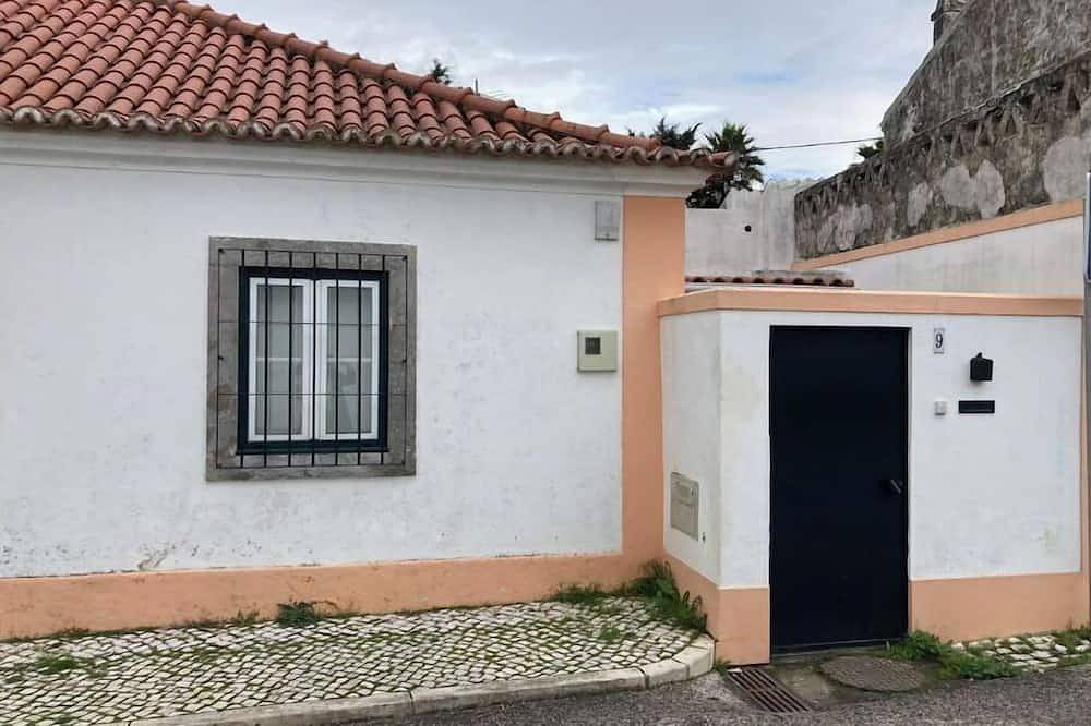 A very nice house with a patio! A very nice house with a patio! in Sintra, Costa de Lisboa