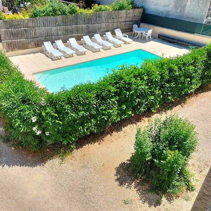 Gîte pour 10 personnes, avec terrasse ainsi que piscine et jardin à Ruoms - 2