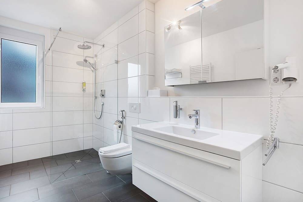 Ganze Wohnung, Apartment 5-01 Vino und Vital Suite in Bad Bellingen mit Wlan und Außenbereich in Bad Bellingen, Südschwarzwald