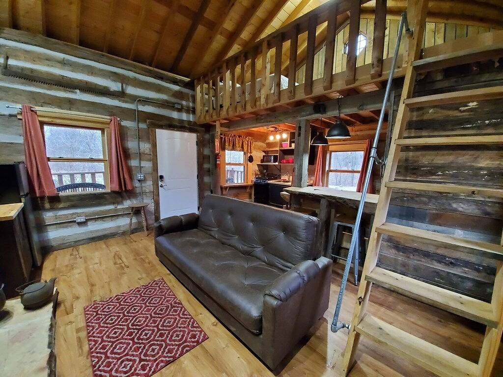 The Cottonwood cabin by Garden of the Gods in the Shawnee National Forest in Shawnee National Forest