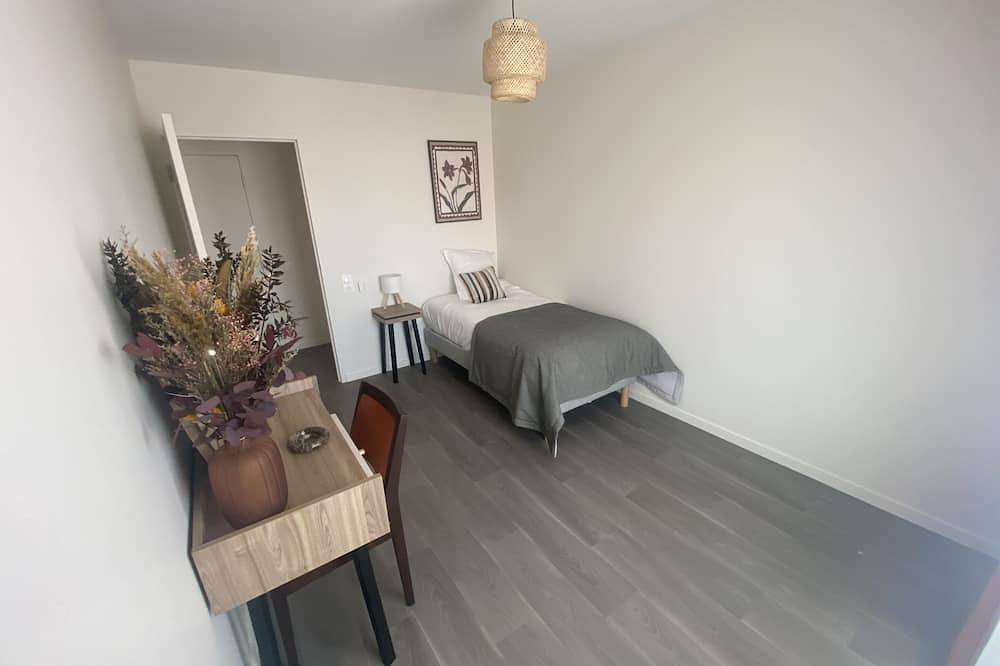 Appartement entier, Appartement T3 avec deux chambres in Moulins, Allier