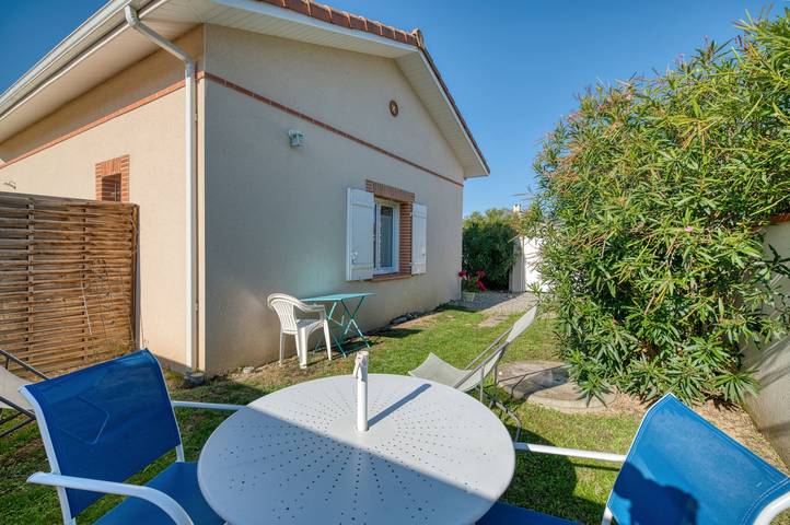 Estudio entero, Estudio 'Gîte Le Colibri' con terraza privada, jardín privado y Wi-Fi in La Salvetat-Saint-Gilles, Toulouse region