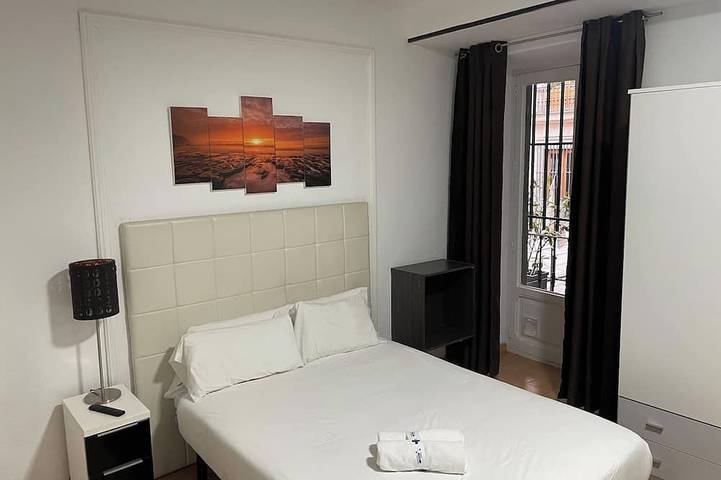 Vacation rental for 11 people in Madrid