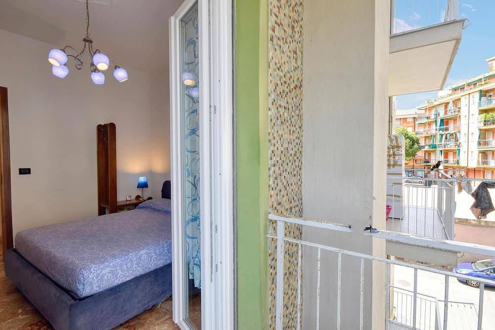 Entire apartment, Beach front apartment in Borghetto Santo Spirito, Riviera di Ponente