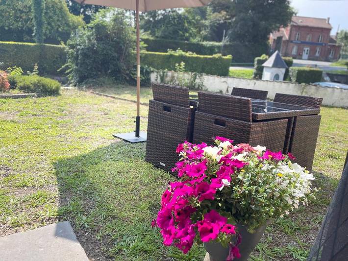 Gîte pour 2 personnes, avec vue ainsi que jardin et terrasse, animaux acceptés dans Godinne - 2