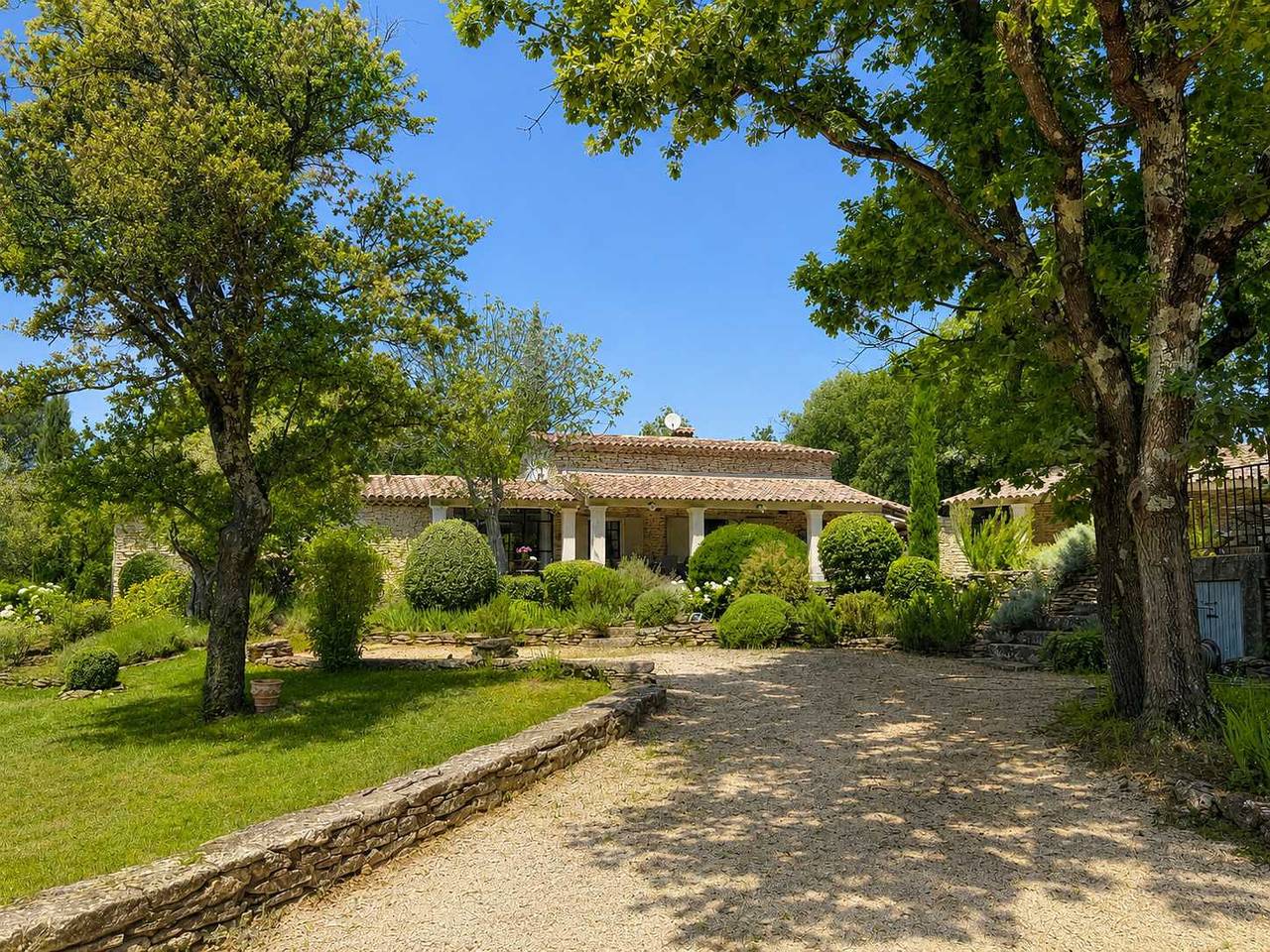 Provencal villa in the heart of the Luberon in Gordes, Parque natural regional del Luberon