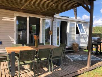 Camping pour 6 personnes, avec piscine et vue, animaux acceptés à Le Muy