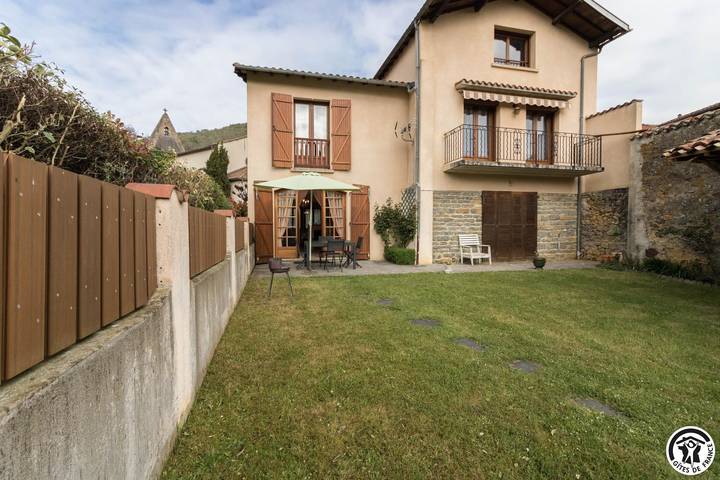 Gîte pour 4 personnes, avec Terrasse et Jardin